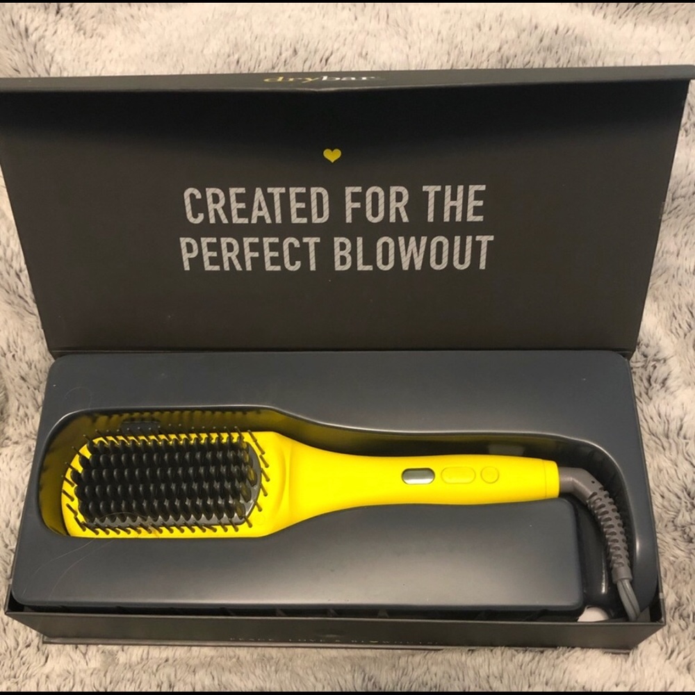 Drybar Brush Crush.